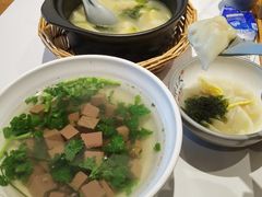 馋口鸭血汤-馋三尺蟹粉小笼(人民广场店)