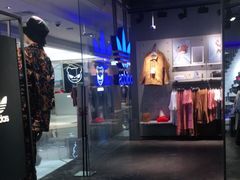 -阿迪达斯(武林银泰三叶草店)