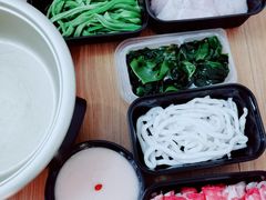 -老牌坊云南鱼豆花火锅(爱建店)