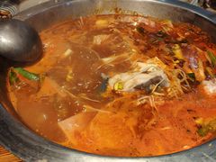 -野山舂·贵州现舂酸汤火锅(鸿通城店)