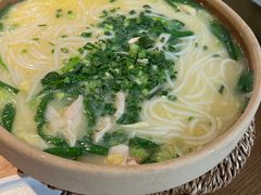 过桥米线-金孔雀德宏傣味餐馆(魏公村店)