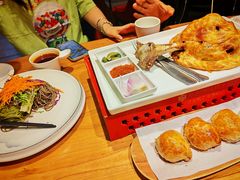 酥皮烤羊腿-石榴红了·非遗酥皮烤包子·新疆菜(瑞豪店)