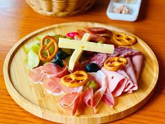 精选冷切肉奶酪拼盘-普兰达德国餐厅·德式脆皮烤猪肘·自酿啤酒(观唐店)