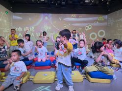 -小鸡哆哆故事屋·儿童乐园(嘉里城店)