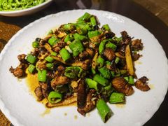 腾冲菌香尖椒鸡-小喜客·云南特色菜(纳西庭院店)