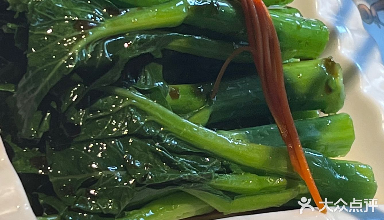 东北人吃早茶，就是当东北大盘菜点了