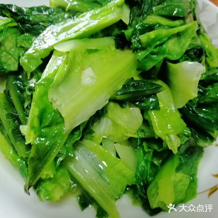 秋季的蔬菜不比春夏差，最爱香软的～清炒油麦菜！