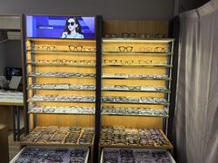 -优医视平价眼镜蔡司依视路折扣工厂店(德胜门店)
