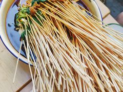 -拈签一笑黄牛肉辣卤串串