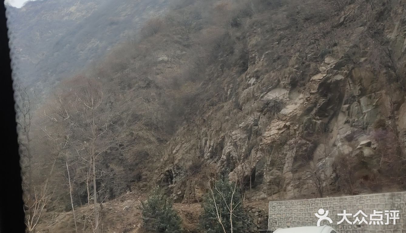 迫不及待地由远及近、自上而下地眺望