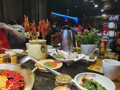 -潮火锅·麻辣牛肉火锅(观音桥方圆·LIVE店)