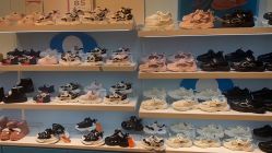 -孩子王(奥克斯广场店)