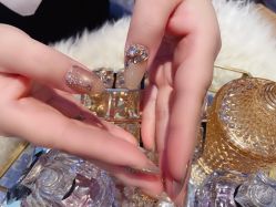 -沫儿·美甲美睫·半永久·皮肤管理