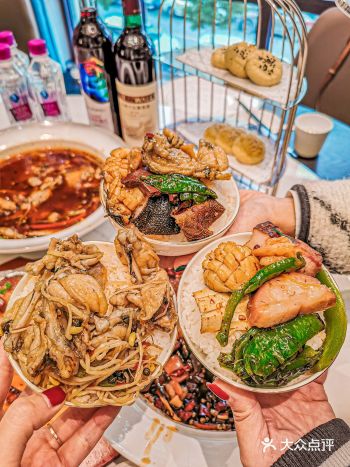 每道菜都炒鸡下饭️老板说,饱食馆就是管你吃饱!