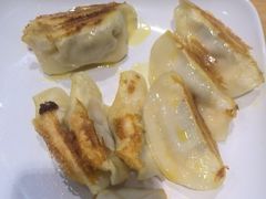 -肥叔锅贴(港澳广场店)