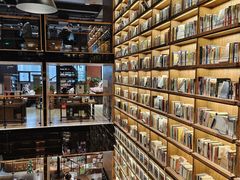 -半山书局(新世纪商城店)