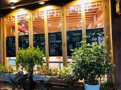 门面-猫的天空之城概念书店(丽江古城饮玉巷店)