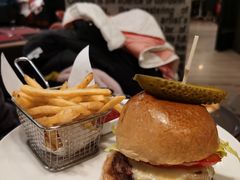 -WOLFGANG PUCK KITCHEN & BAR(迪士尼小镇店)