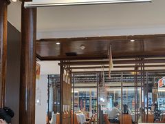 -阿瓦山寨·湘菜现炒·剁椒鱼头王(咸阳总店)