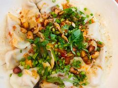 手工包的钟水饺-爆炸头阿姨小四川正宗川味小吃(无任何分店)