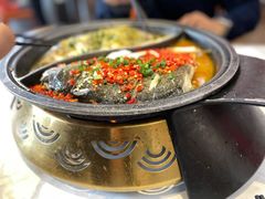 -阿瓦山寨·湘菜现炒·剁椒鱼头王(咸阳总店)