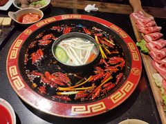 清油菌汤鸳鸯锅-矮板凳老火锅(宽窄巷子店)