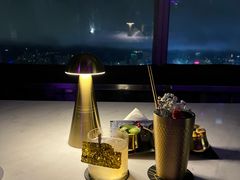 -OZONE 顶楼酒吧(香港丽思卡尔顿酒店)