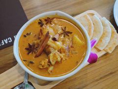 鸡腿玛莎曼咖喱汤加手抓饼-Chom Cafe and Restaurant