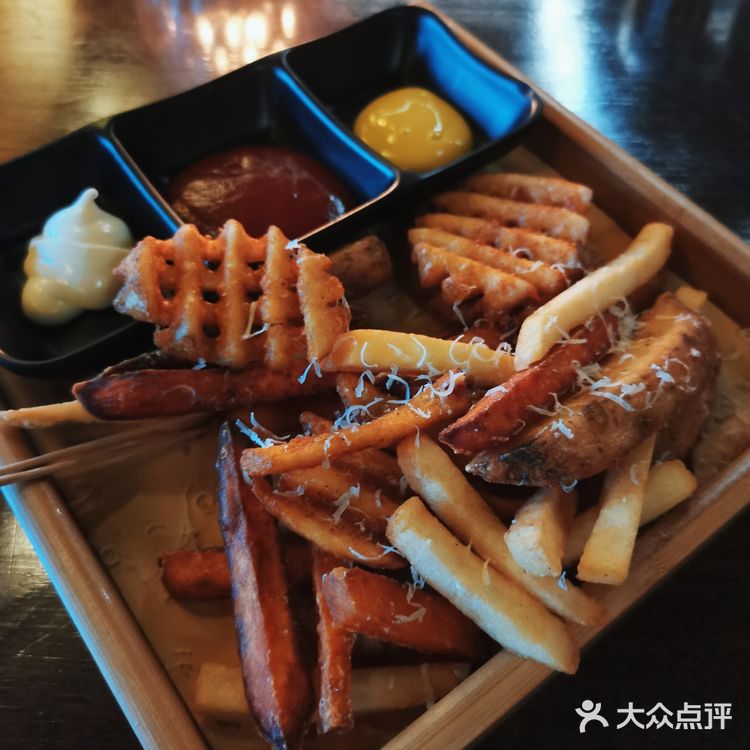 这不仅是一家酒吧