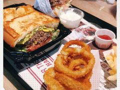 -The Habit Burger Grill 哈比特汉堡(复兴soho店)