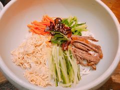 鸡丝凉米线-云海肴·汽锅鸡·云南菜(天津国金汇店)