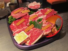 -铭牛烧肉·和牛海鲜自助(高新月牙湖店)