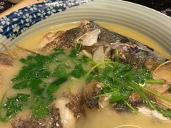 砂锅鱼头-75幢私房菜馆