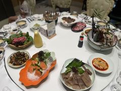 -红鼎豆捞·非遗鲍皇汤火锅(宝丰路店)