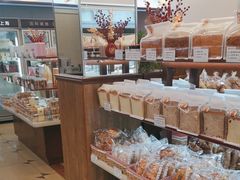 -红宝石·鲜奶小方·海派西点房(南丹店)