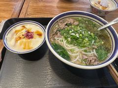 -云阿蛮云南生烫牛肉米线(奉贤路店)