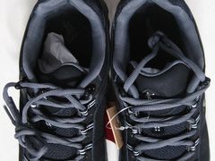 运动鞋-北京利生体育商厦