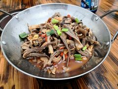 干锅茶树菇-飞龙饭庄