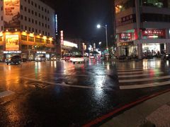 -六合夜市