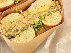 吞拿鱼船长-Catch Bagel(芳草地店)