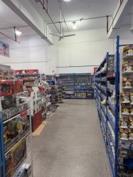 -逝水玩具折扣店