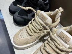 -UGG(燕莎奥特莱斯购物中心店)