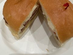 -香港新发烧腊茶餐厅(水围店)