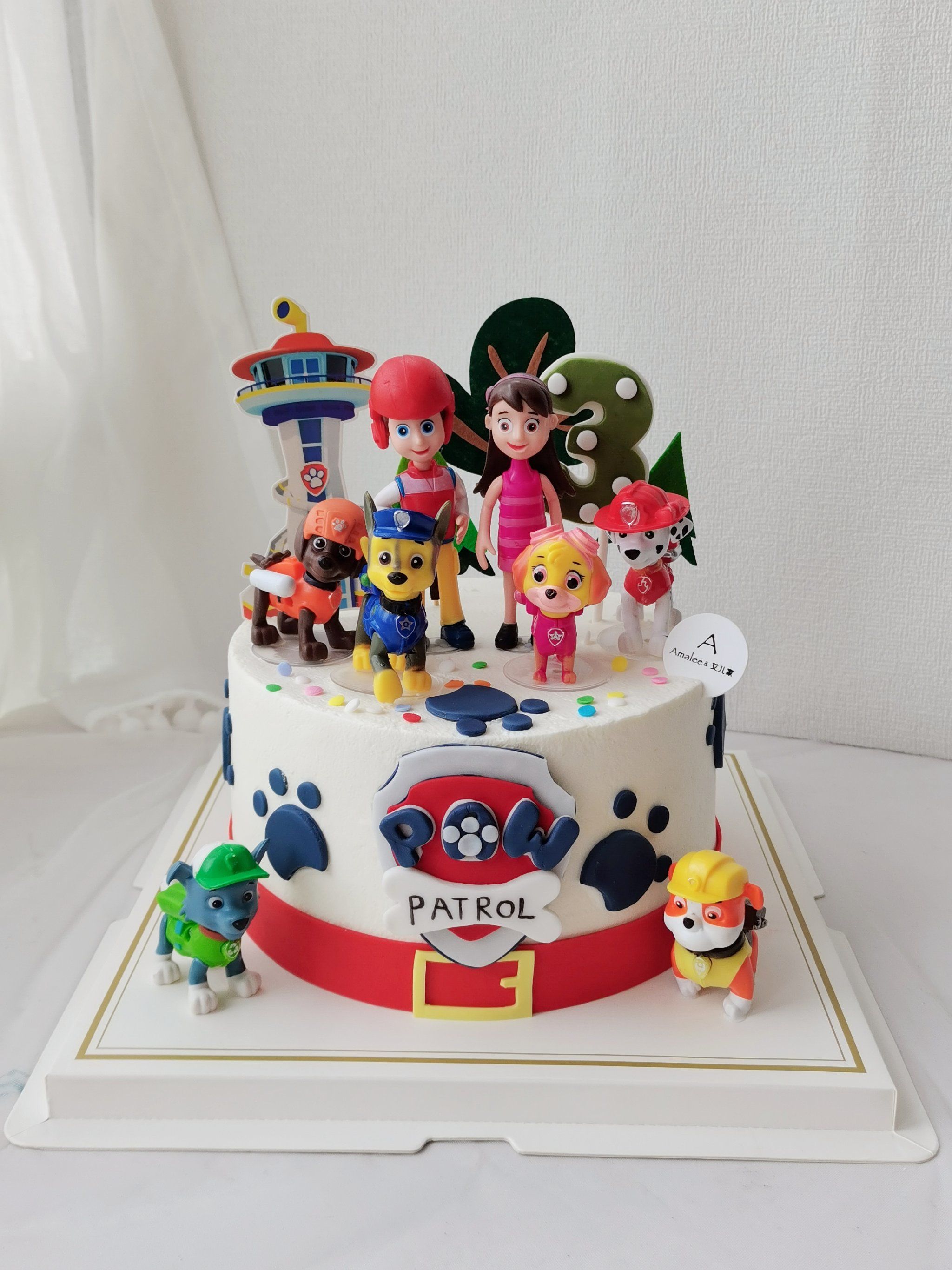 小男孩子们最爱的汪汪队主题生日蛋糕