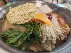 部队锅加芝士-富乐满韩国正宗炸鸡韩国料理(虹泉路店)