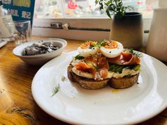 牛油果三文鱼吐司-Egg•Allday Brunch(襄阳北路店)