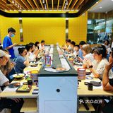 最近万象城新开一家回转寿司很火爆