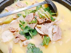 带皮羊肉煲-食欲老院子荆芥疙瘩汤(经五路店)