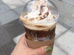 陨石拿铁加奶油-瑞幸咖啡(杭州绿地中央店)