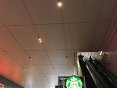 -星巴克(上海虹桥站2A检票口)